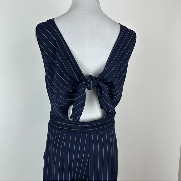 1901 Navy White Pinstriped Cropped Jumpsuit Tie Back Size 10 - Picture 11 of 13